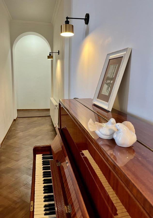 Pigeon Guest House Tbilisi Exterior photo