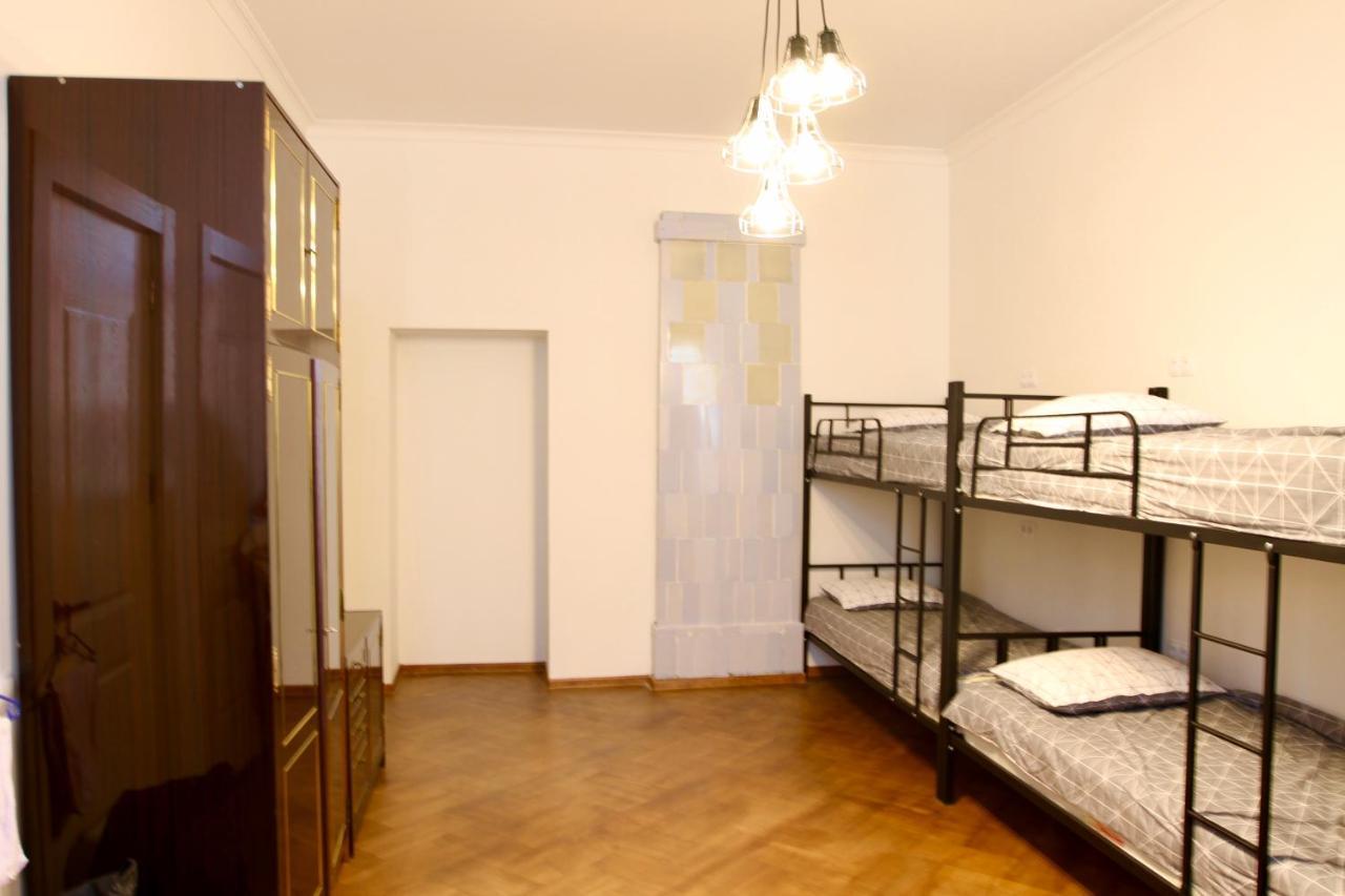Pigeon Guest House Tbilisi Exterior photo