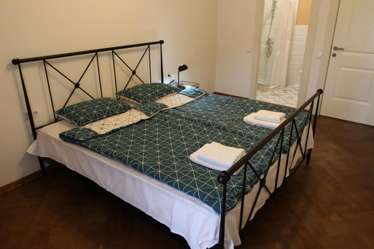 Pigeon Guest House Tbilisi Exterior photo