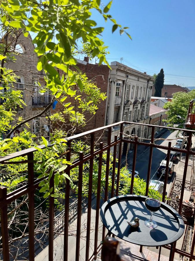 Pigeon Guest House Tbilisi Exterior photo